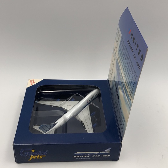 Gemini Jets Diecast 1:400 United Airlines Boeing 747-400 N196UA GJUAL566 - Picture 5 of 7